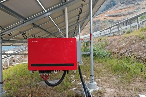 大功率,高精度 固德威100kW 大机全面助力山地光伏电站